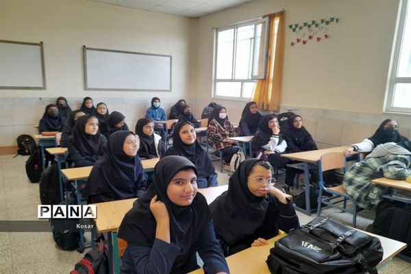 اجرای طرح ایران مهارت در دبیرستان حضرت زینب (س) شهرستان کاشمر