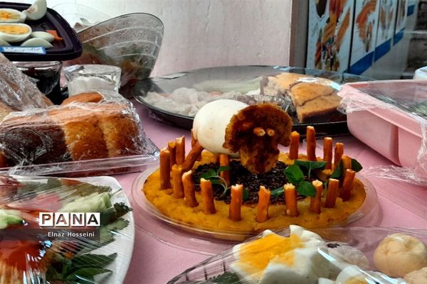 جشنواره صبحانه سالم در روز جهانی غذا در دبیرستان پژمان بختیاری