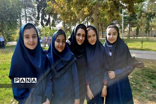 اجرای طرح لبخند اردوهای یک‌روزه شهید نیری در بوستان پانزده خرداد شهرستان‌ورامین
