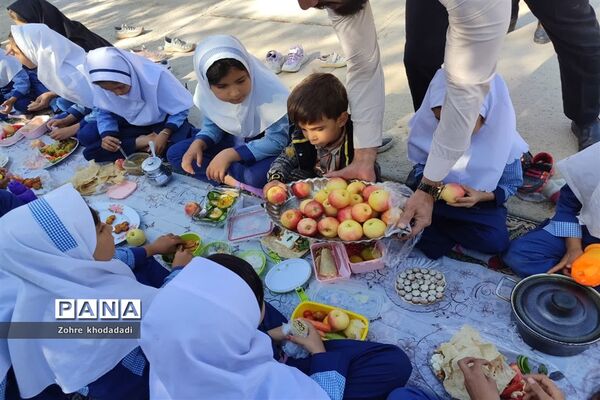 روزجهانی غذا در دبستان ابن مظاهر خاتم