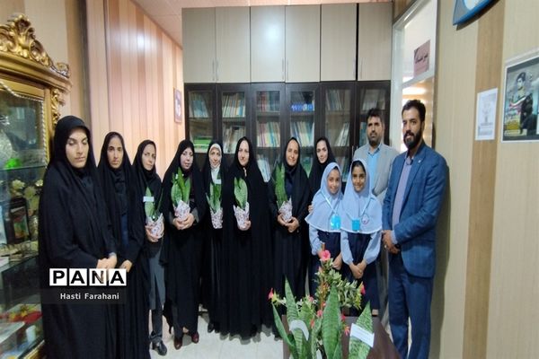 تقدیر از اعضای کمیته روانی اجتماعی توسط همیاران مشاوره قرچک