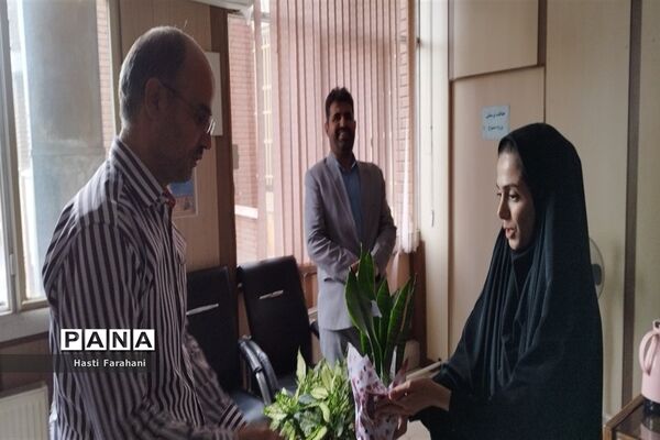تقدیر از اعضای کمیته روانی اجتماعی توسط همیاران مشاوره قرچک