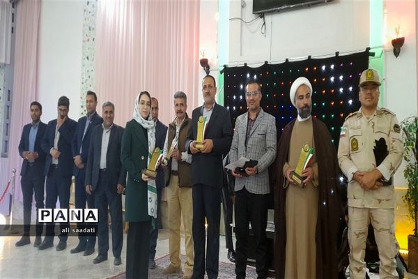 آیین تجلیل از نخبگان و افتخار آفرینان کنکور سراسری ۱۴۰۲ هزار مسجد-شهرستان کلات