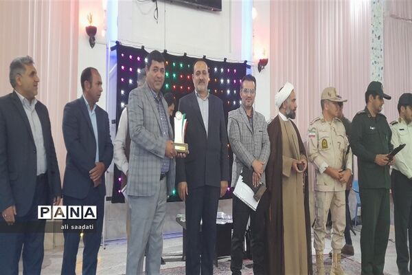 آیین تجلیل از نخبگان و افتخار آفرینان کنکور سراسری ۱۴۰۲ هزار مسجد-شهرستان کلات