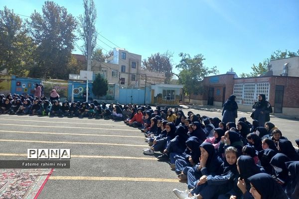 گرامیداشت هفته تربیت‌بدنی در دبیرستان تربیت رودهن