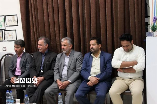 مشاعره نوجوانان دوستدار شعر و ادبیات فارسی