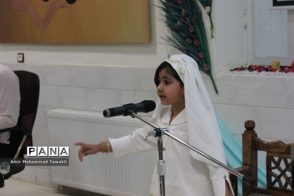 مشاعره نوجوانان دوستدار شعر و ادبیات فارسی
