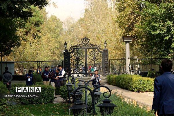 بازدید دانش‌آموز خبرنگاران پسر پانا از موزه سینما