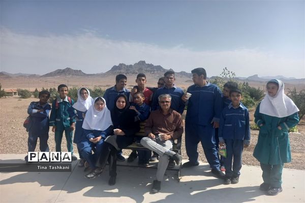 طبیعت گردی دانش‌آموزان آموزشگاه امید به‌مناسبت روز ملی پارالمپیک