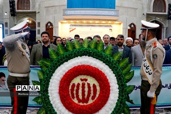 بزرگداشت هفته اولیا و مربیان و تجدید میثاق با آرمان‌های امام راحل در مرقد امام خمینی(ره)
