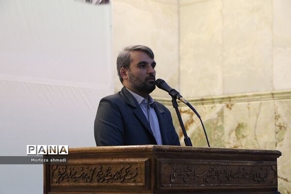 بزرگداشت هفته اولیا و مربیان و تجدید میثاق با آرمان‌های امام راحل در مرقد امام خمینی(ره)