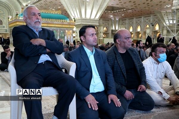 بزرگداشت هفته اولیا و مربیان و تجدید میثاق با آرمان‌های امام راحل در مرقد امام خمینی(ره)