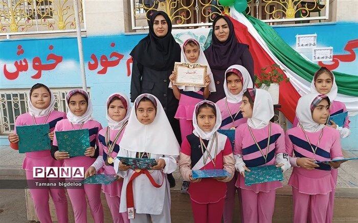 گرامیداشت هفته تربیت‌بدنی در مدرسه توفیق شهرستان رباط کریم/فیلم