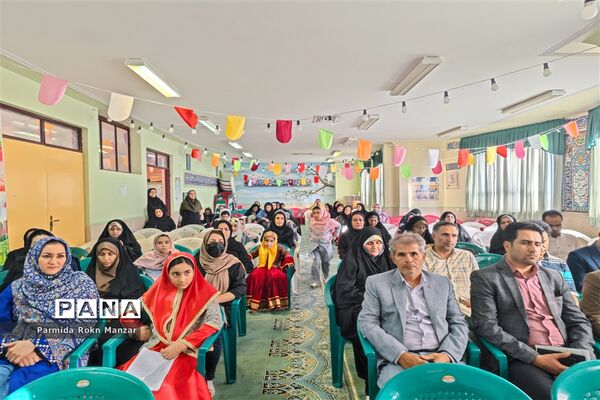 برگزاری انتخابات  انجمن اولیا‍‌ و مربیان در دبستان شاهد فاطمه‌الزهرا(س)