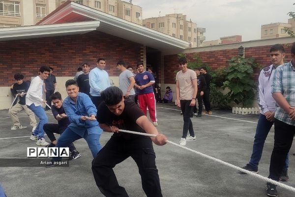 مسابقات ورزشی درون مدرسه‌ای در دبیرستان دانش شهریار