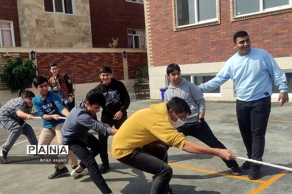 مسابقات ورزشی درون مدرسه‌ای در دبیرستان دانش شهریار