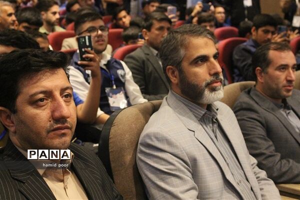 حضور 32 دانش‌آموز خبرنگار استان کرمان در اردوی ملی خبرنگاران