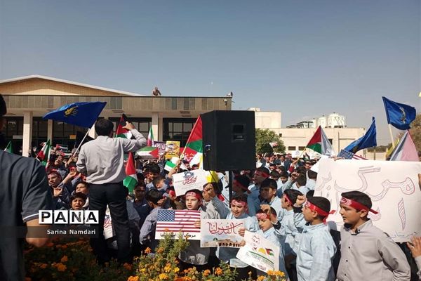 قلب دانش‌آموزان ایرانی برای کودکان مظلوم غزه می‌تپد