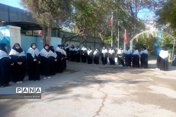 همایش بزرگداشت مقام شهدا در هفته پیوند اولیا و مربیان