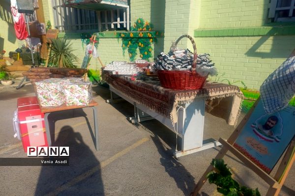 همایش بزرگداشت مقام شهدا در هفته پیوند اولیا و مربیان