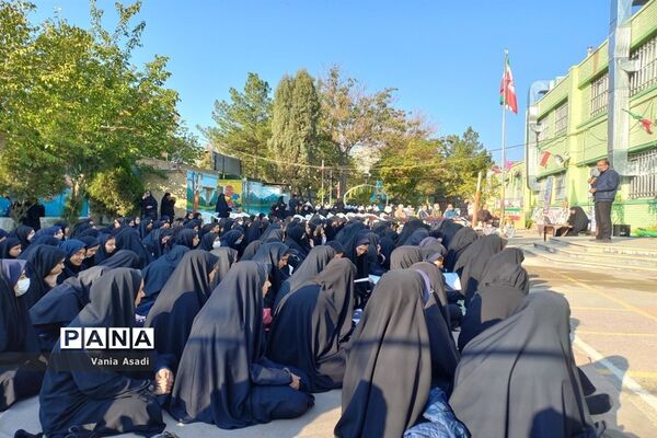 همایش بزرگداشت مقام شهدا در هفته پیوند اولیا و مربیان