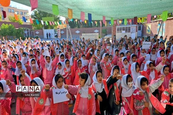 نذر آب دانش‌آموزان آباده برای کودکان غزه