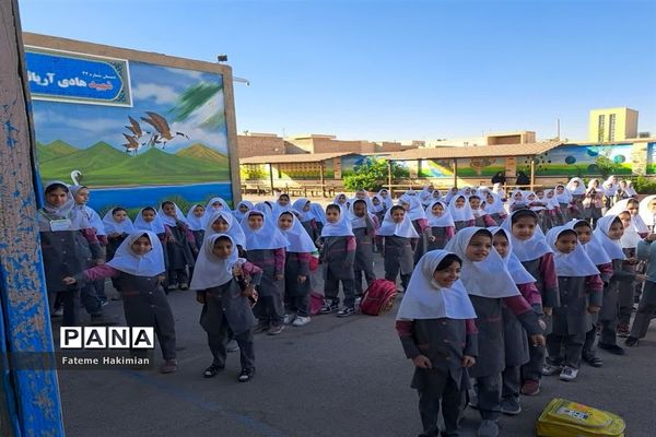 برگزاری روز تربیت‌بدنی در دبستان دخترانه شهید هادی آریایی ناحیه یک