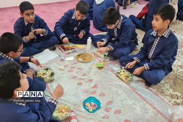 جشنواره غذا در مدارس رودهن