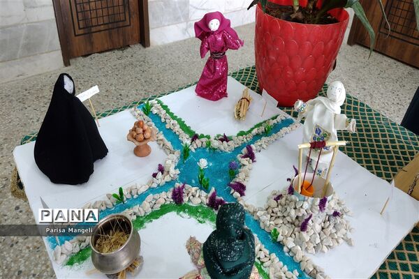 جشنواره مطالعات اجتماعی و هنرهای دستی در دبیرستان توحید شهرستان خاتم