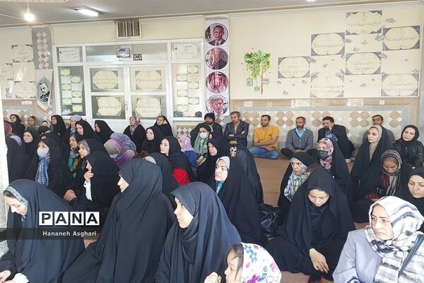 اولین جلسه مجمع عمومی و انتخابات انجمن اولیا و مربیان در دبیرستان حضرت خدیجه(س)