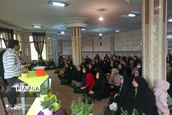 اولین جلسه مجمع عمومی و انتخابات انجمن اولیا و مربیان در دبیرستان حضرت خدیجه(س)