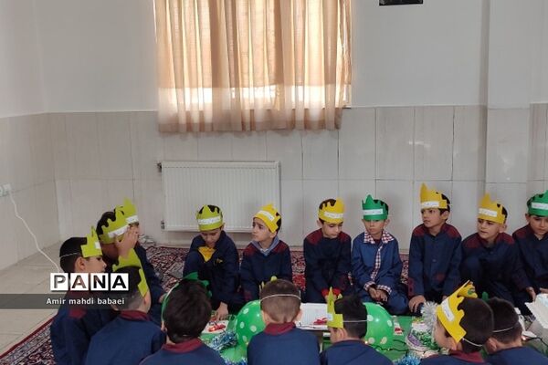 جشن قرآن کلاس اولی‌ها در دبستان هموطن۲_ رودهن