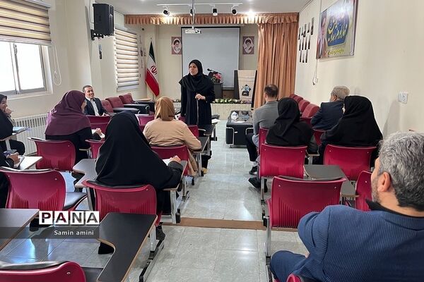کارگاه توانمندسازی مدیران مدارس پیرامون حقوق ورزشی و درس تربیت‌بدنی  در رودهن