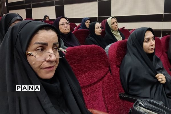 جلسه توانمند‌سازی ویژه مدیران شهرستان شهریار در کانون شهید ‌کافی شهریار