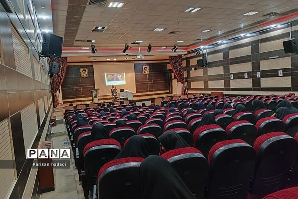 جلسه توانمند‌سازی ویژه مدیران شهرستان شهریار در کانون شهید ‌کافی شهریار