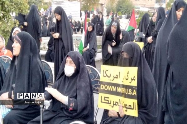 تجمع بانوان و کودکان در حمایت از مردم مظلوم فلسطین در مسجد جامع تاریخی شهرستان‌ورامین