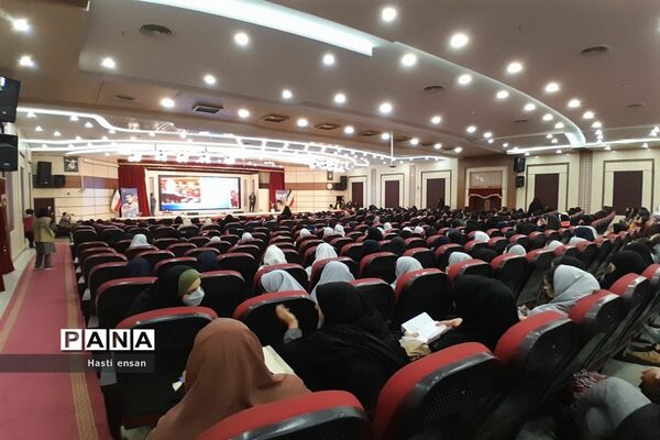 برگزاری مراسم تقدیر از دانش‌آموزان منتخب مسابقات فرهنگی هنری ناحیه ۷