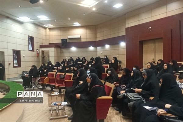 دوره ضمن خدمت با محوریت اخلاق و تربیت در مردم