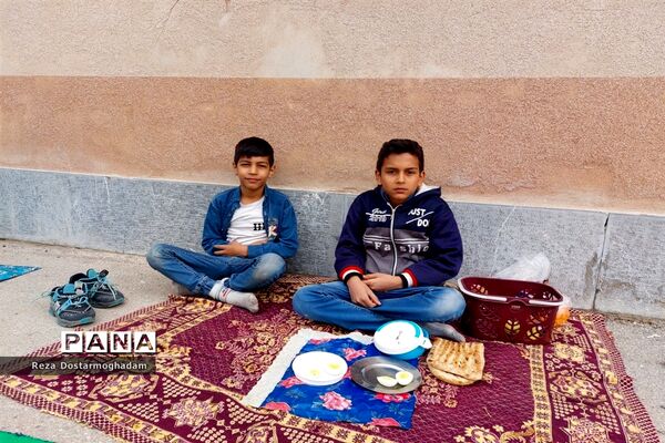 صبحانه سلامت در دبستان پسرانه سلمان فارسی شهرستان شیروان