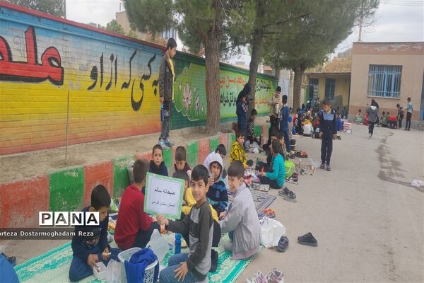 صبحانه سلامت در دبستان پسرانه سلمان فارسی شهرستان شیروان