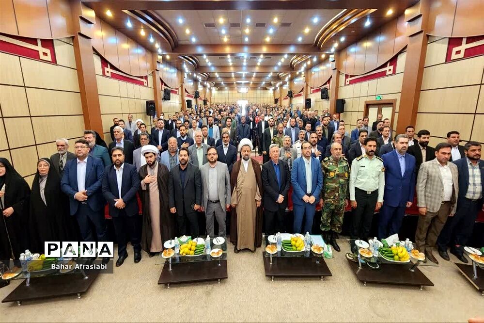 مراسم معارفه شهردار جدید رباط کریم در سالن اجتماعات آموزش و پرورش شهرستان