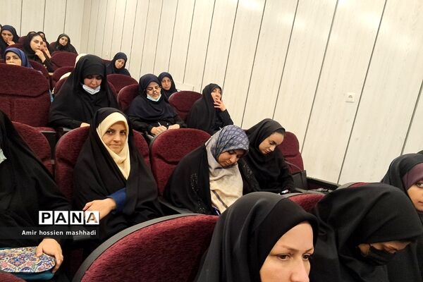 برگزاری کارگاه تخصصی تبیین هویت اسلامی زن مسلمان در رودهن