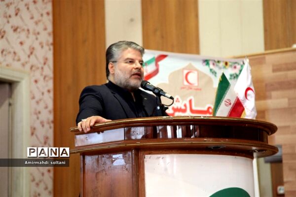 تجلیل از خادمان هلال‌احمر میانه