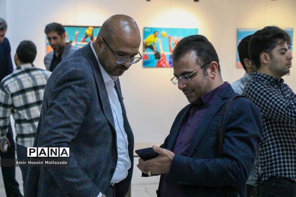نمایشگاه آثار برگزیده جشنواره عکس عاشقان والیبال در ارومیه