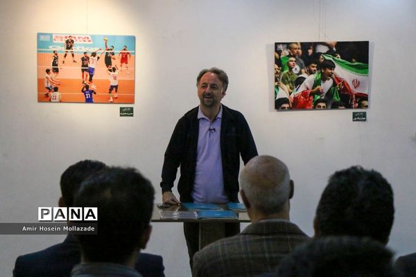 نمایشگاه آثار برگزیده جشنواره عکس عاشقان والیبال در ارومیه