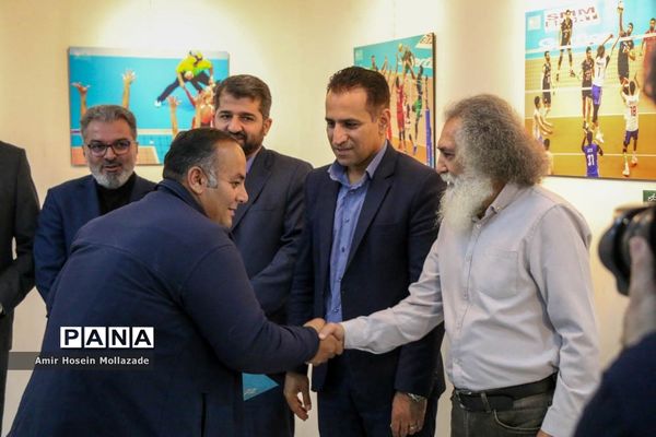 نمایشگاه آثار برگزیده جشنواره عکس عاشقان والیبال در ارومیه