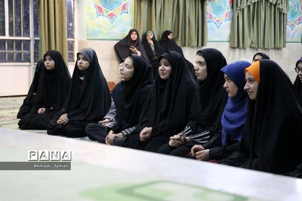 دانش‌آموزان خبرنگار میزبان پرچم حرم ابا عبدالله الحسین (ع) شدند