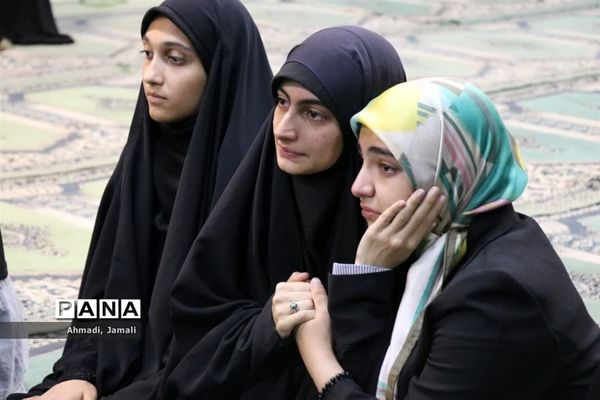 دانش‌آموزان خبرنگار میزبان پرچم حرم ابا عبدالله الحسین (ع) شدند