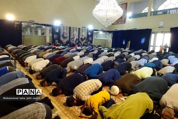 اقامه نماز عبادی سیاسی جمعه در مصلی نماز جمعه پرند