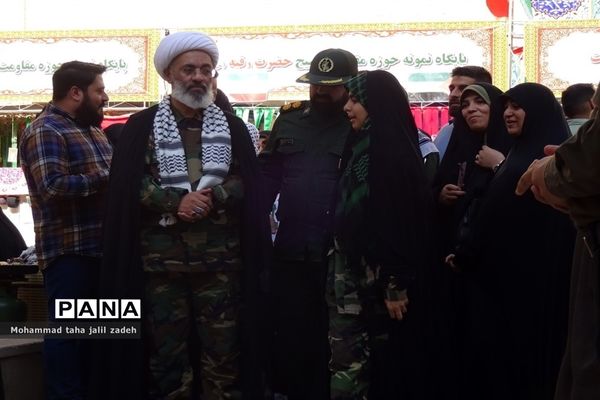 اقامه نماز عبادی سیاسی جمعه در مصلی نماز جمعه پرند